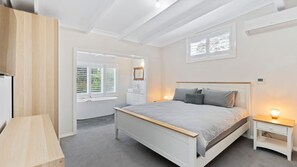 4 bedrooms, free WiFi, bed sheets