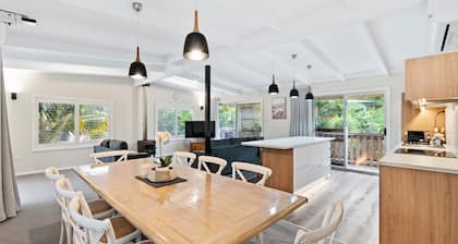 Boomerang at South Durras Upstairs