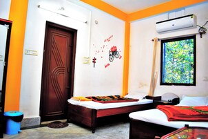 Standard Triple Room | Free WiFi