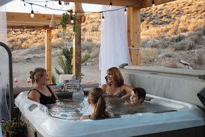 Outdoor spa tub - Desert Watercolor Views (Virgin)