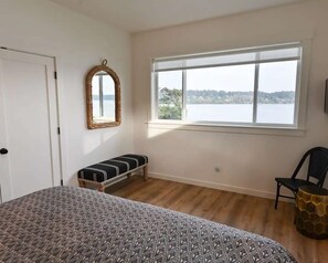 4 habitaciones, tabla de planchar con plancha, cuna de viaje y wifi 