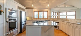 Hood Canal LUX Waterfront Group Retreat