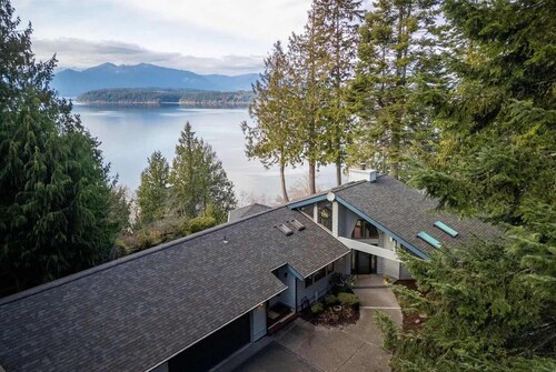 Hood Canal LUX Waterfront Group Retreat