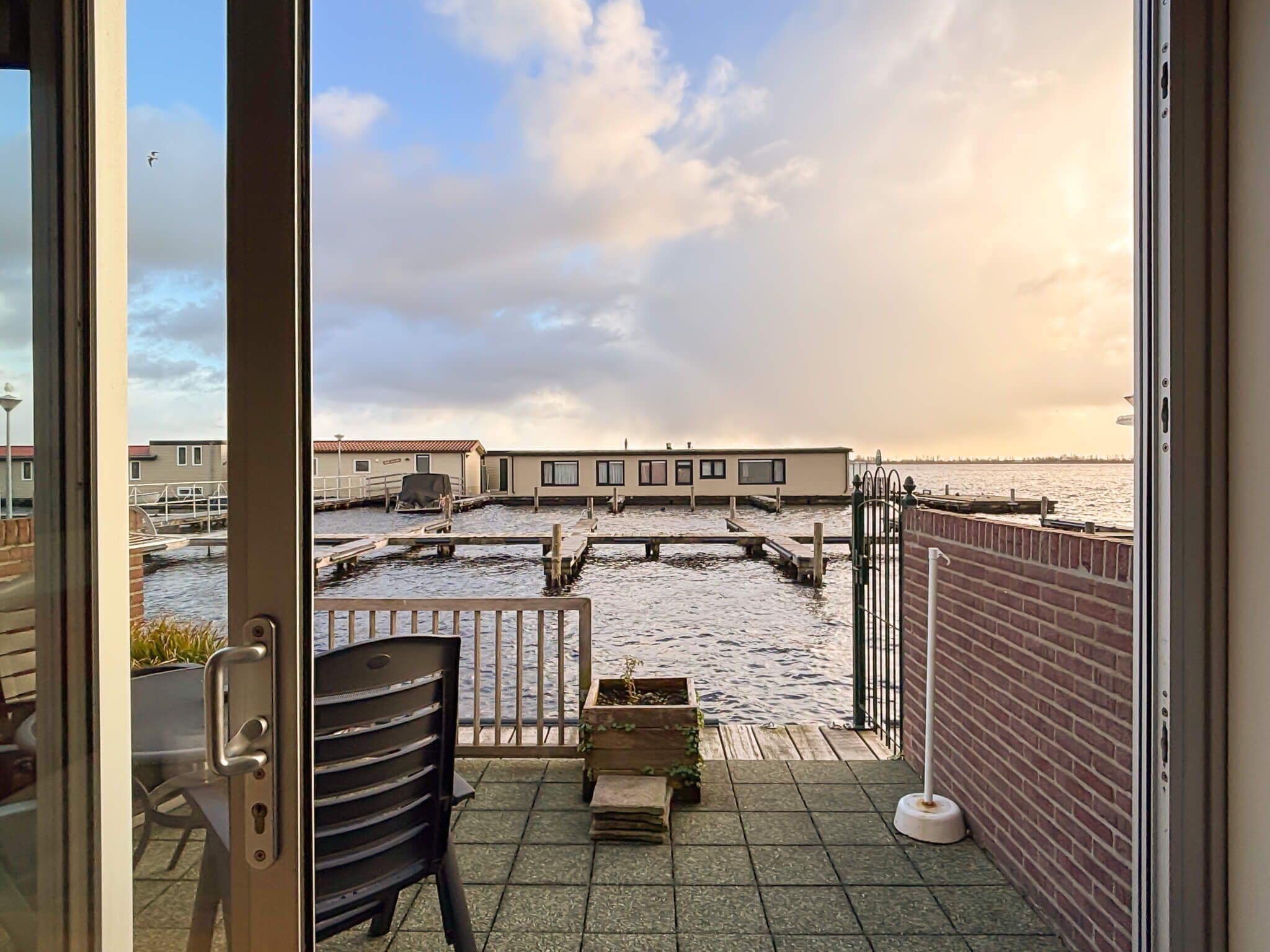 Standaard studio, aan het meer | Kameruitzicht