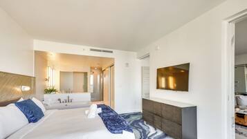 2 bedrooms, desk, iron/ironing board, internet