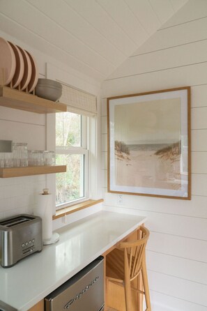 Interior - Studio Juan: Seagrove Beach tiny house 30A  + pool + bikes + beach chairs (Santa Rosa Beach)