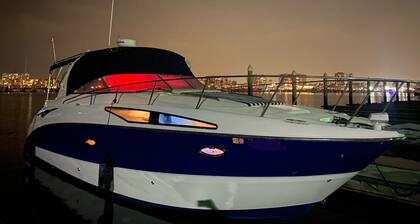 A romantic night for couples in the yacht in Marina del Rey, Los Angeles