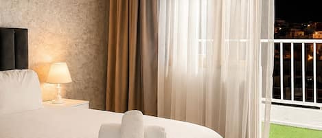 3 chambres, fer et planche Ă repasser, Wi-Fi, draps fournis