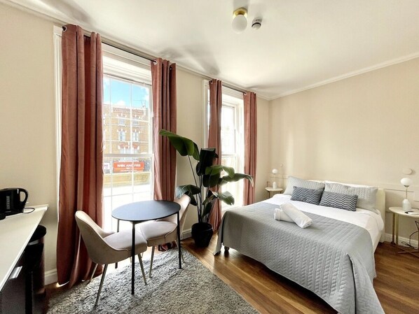 1 bedroom, iron/ironing board, internet, bed sheets