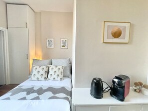 1 室のベッドルーム、アイロン / アイロン台、WiFi、ベッドシーツ