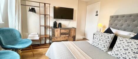 1 chambre, fer et planche à repasser, Wi-Fi, draps fournis