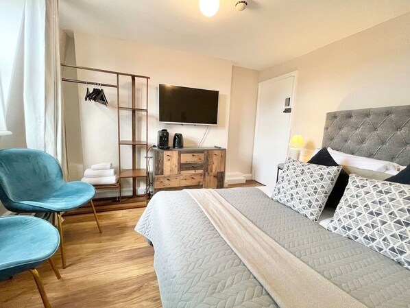 1 chambre, fer et planche à repasser, Wi-Fi, draps fournis