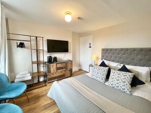 1 chambre, fer et planche à repasser, Wi-Fi, draps fournis