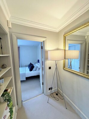 2 bedrooms, iron/ironing board, internet, bed sheets
