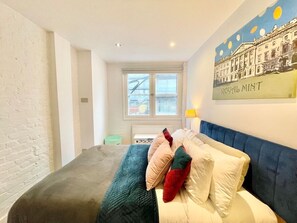 1 chambre, fer et planche à repasser, accès Internet, draps fournis