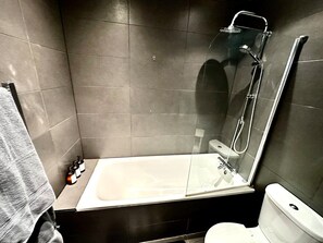 ヘアドライヤー、タオル