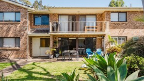 Exterior - Beachlife - Steps to Mollymook Beach (Mollymook Beach)