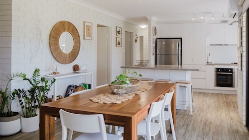 Beachlife - Steps to Mollymook Beach