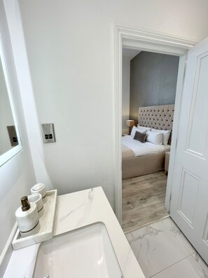 Haartrockner, Handtücher