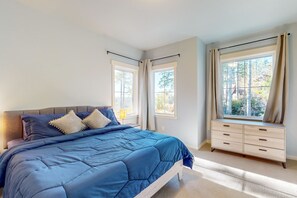 3 bedrooms, internet, bed sheets