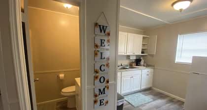Cozy studio in wonderful Cleveland with fishing and nature!
