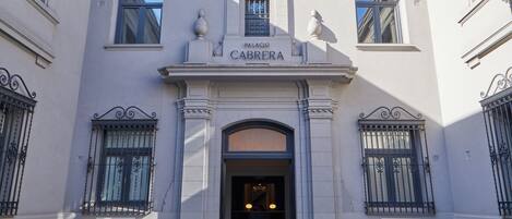 Bagian depan properti