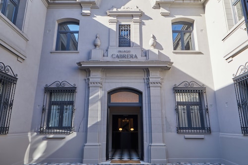 Nido at Palacio Cabrera