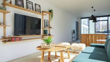 Apartment | Living area | Flat-screen TV