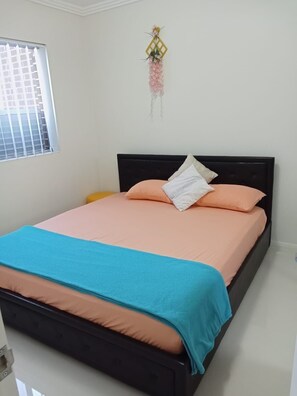 2 bedrooms, iron/ironing board, WiFi, bed sheets - Peaceful stay @ Sydney Brand New Apartment  (Wiley Park)