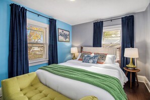 5 bedrooms, desk, iron/ironing board, WiFi