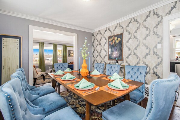 Dining - GAME DAY Haven: Sleeps 10, Near Notre Dame & DT! (South Bend)