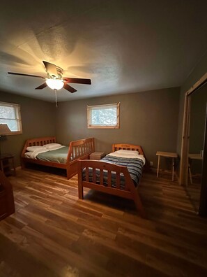 3 bedrooms, WiFi, bed sheets