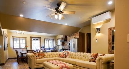 Charming 2-bedroom hotel suite in welcoming West Glacier with WiFi, AC