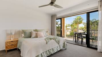 3 bedrooms, desk, iron/ironing board, travel cot