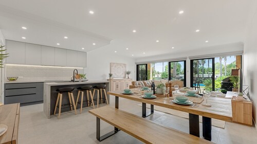 Elsinor 6 Fabulous family friendly apartment walking distance to Lake Mulwala, and all the clubs.