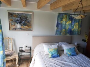 3 habitaciones, caja de seguridad en la habitación y escritorio 