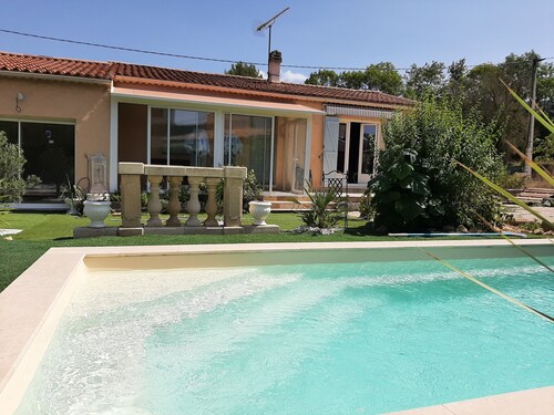 Villa in Provence, swimming pool, spa, sauna, between Cassis, Marseille Aix en Provence 