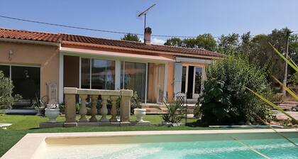 Villa in Provence, swimming pool, spa, sauna, between Cassis, Marseille Aix en Provence