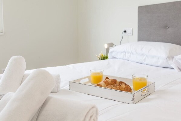 3 soverom, skrivebord, wi-fi og sengetøy