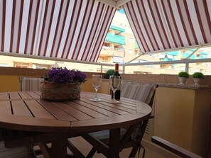 屋外ダイニングエリア