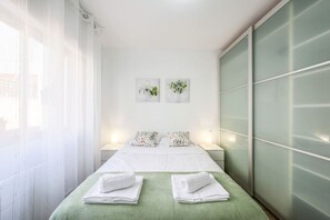 2 chambres, bureau, Wi-Fi, draps fournis