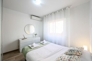 2 chambres, bureau, Wi-Fi, draps fournis