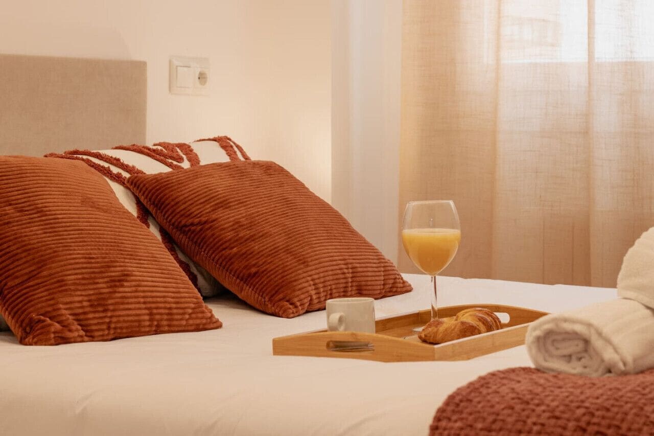 2 habitaciones, escritorio, wifi y ropa de cama 