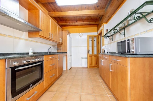 Two-Story Rural Home in Soria -with BBQ & GameRoom