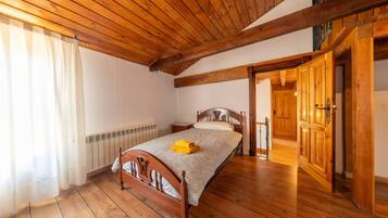 5 camere, una scrivania, Wi-Fi, lenzuola