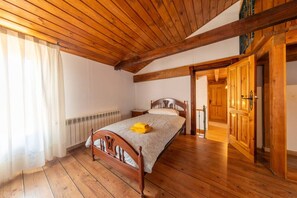 5 Schlafzimmer, Schreibtisch, WLAN, Bettwäsche