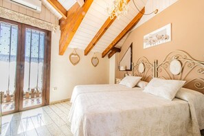 2 bedrooms, iron/ironing board, bed sheets