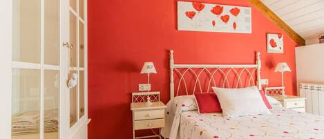 2 chambres, fer et planche à repasser, draps fournis