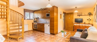 Rural Duplex in the Pyrenees - Garden and Parking