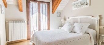 Rustic Duplex in the Pyrenees - Garden & Parking